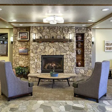 Yavapai Lodge